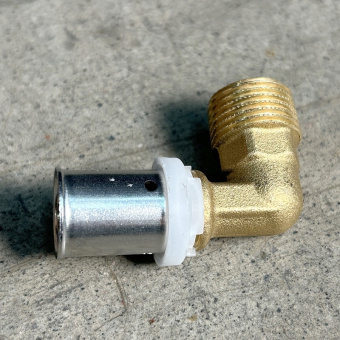 Угол пресс-Н UNI-FITT 16х1/2"