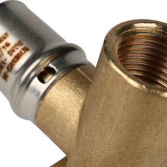 STOUT Угольник настенный с креплением удлинённый 1/2"х20 для металлопластиковых труб прессовой