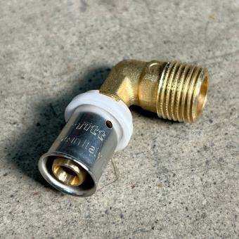 Угол пресс-Н UNI-FITT 16х1/2"