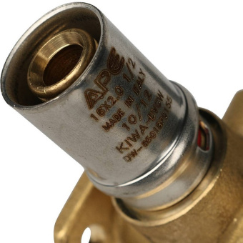 STOUT Тройник настенный с креплением 1/2"х16 для металлопластиковых труб прессовой