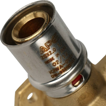 STOUT Тройник настенный с креплением 1/2"х20 для металлопластиковых труб прессовой