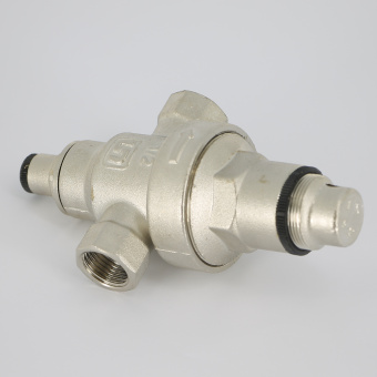 Редуктор давления ВВ UNI-FITT 1/2" 1-6 бар PN25 с отверстием под радиальный манометр 1/4" никелированный