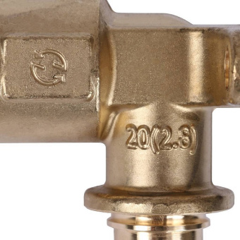 STOUT Угольник настенный с длинным нарезным патрубком 20-Rp 1/2"